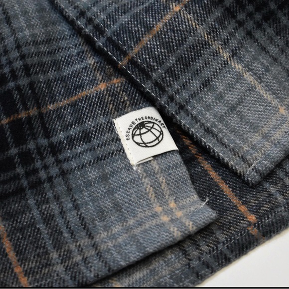 Free Planet men's hooded shirt - Picture 4 of 14